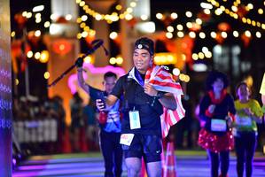 BIB: 140
                            <button type="button" onclick="openModal(21804418)" class="btn btn-primary btn-sm float-right btn-popup" data-toggle="modal" data-target=".modal-high-quality">
                        <i class="fas fa-shopping-cart"></i> Add to Cart
                    </button>
                                            <button type="button" onclick="isThisMe(21804418, true)" class="btn btn-success btn-sm float-right btn-popup btn-isme hidden" data-toggle="tooltip" data-placement="bottom" title="นี่คือรูปของคุณใช่ไหม คลิกที่นี่เพื่อเอาเข้าอัลบั้ม">
                        <i class="fas fa-plus"></i> Add to album
                    </button>
                    <button type="button" onclick="isThisMe(21804418, false)" class="btn btn-warning btn-sm float-right btn-popup btn-isnotme hidden">
                        <i class="fas fa-ban"></i> Remove from album
                    </button>